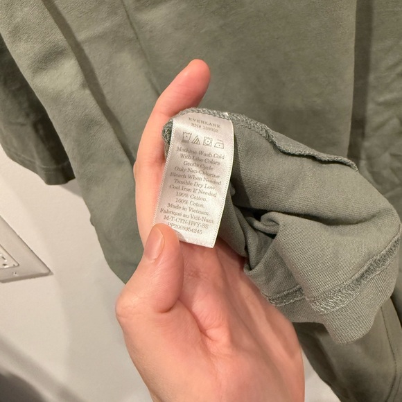 Everlane Tee - Large - Picture 3 of 4